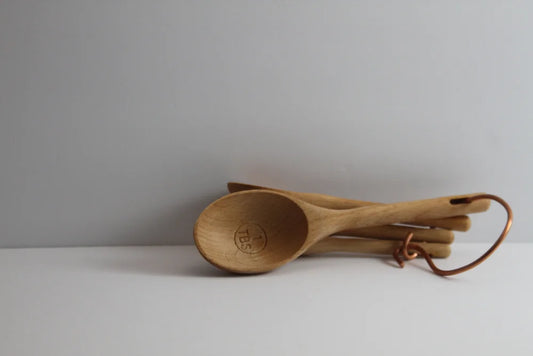 DRAP // WOODEN MEASURING SPOON SET WITH COPPER RING - Kohmodern